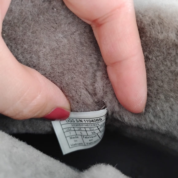 UGG Aika Flat Mid Height Boots Gray Suede Size 7 - Picture 5 of 6